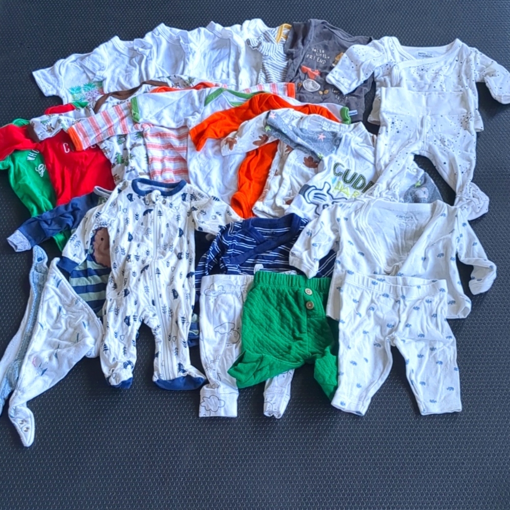 39 pieces 0-3mo baby boy clothes